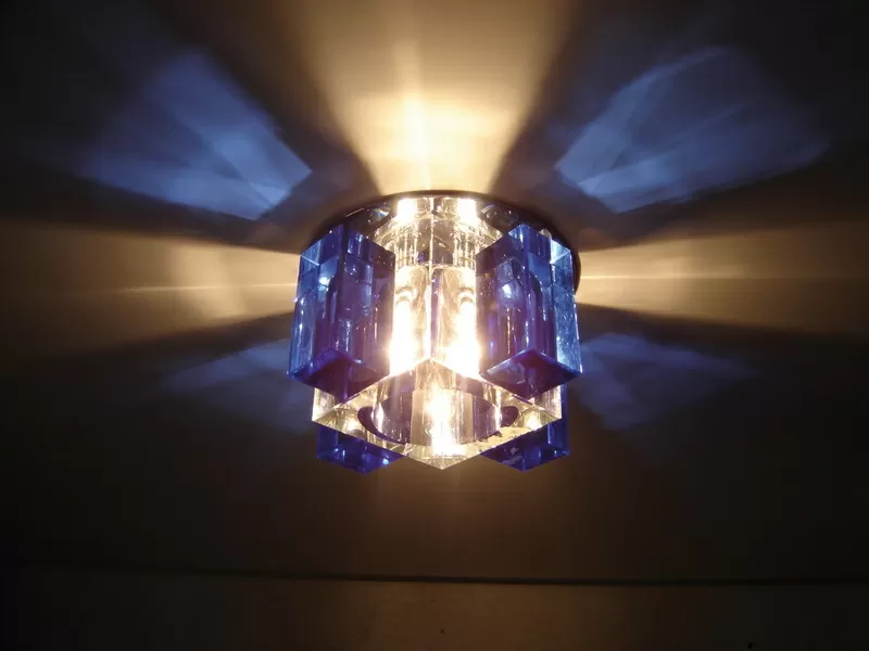 Группа компаний “LightStep” рада предложить широкий ассортимент светильников,  на-польных покрытий и сопутствующих товаров к ним. 